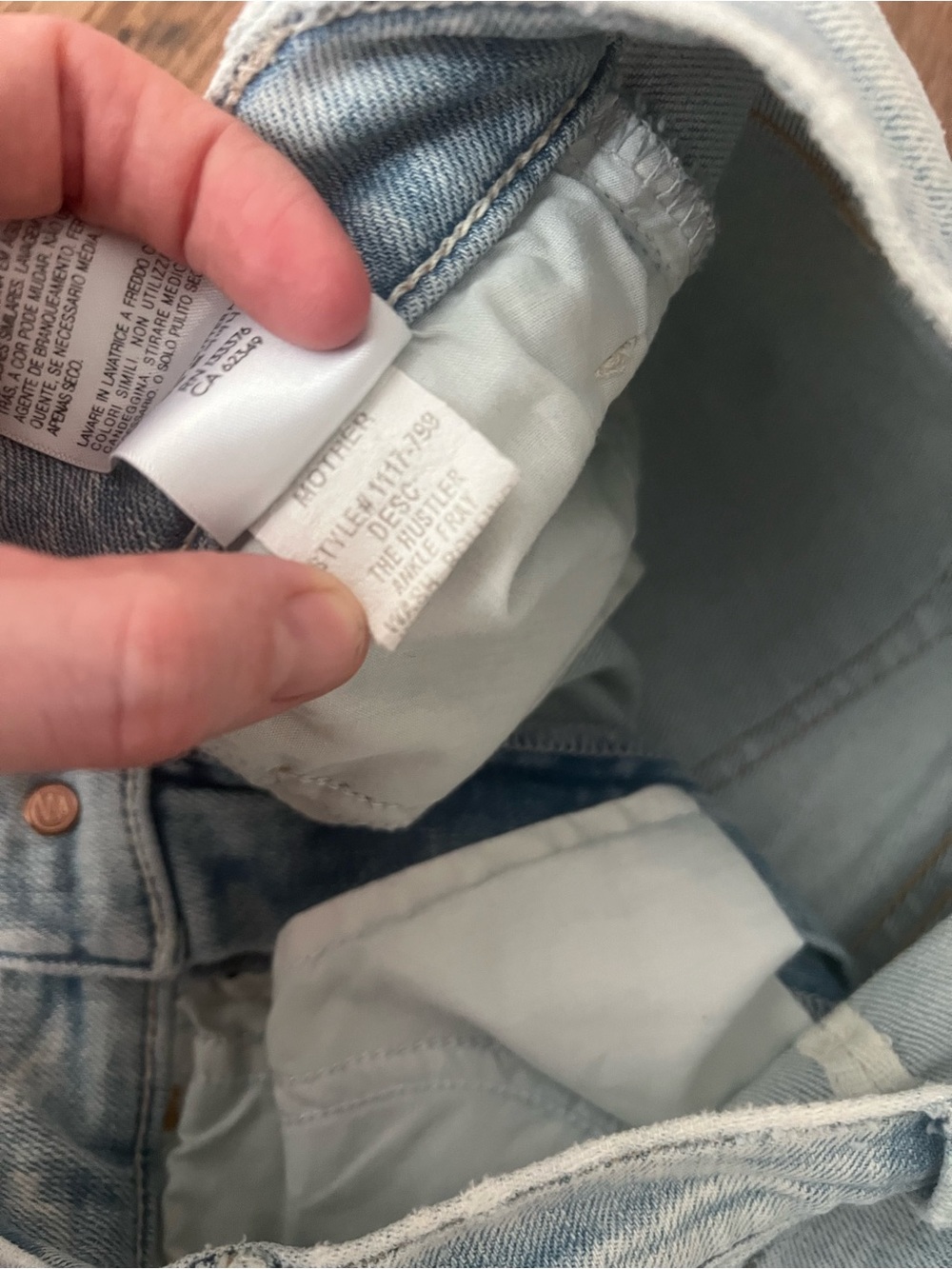 Light Wash Distressed Women's Jeans - Picture 4 of 11